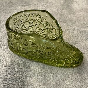 Vintage Fenton Green Glass Baby Bootie Shoe Button and Daisy Design
